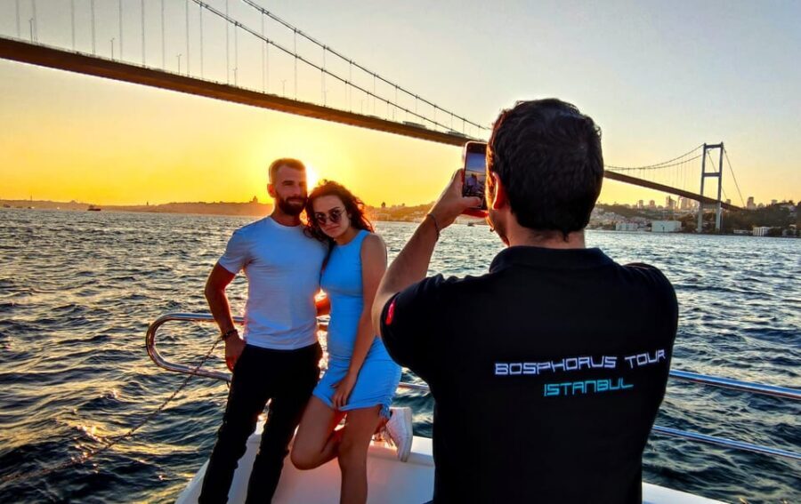 Istanbul: Bosphorus Sunset Yacht Cruise with Live Guide - Why This Bosphorus Sunset Yacht Cruise Works at Golden Hour