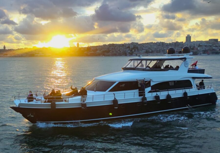 Istanbul: Bosphorus Sunset Yacht Cruise with Live Guide - Weather, Wind, and the Plan B Mindset for Sunset