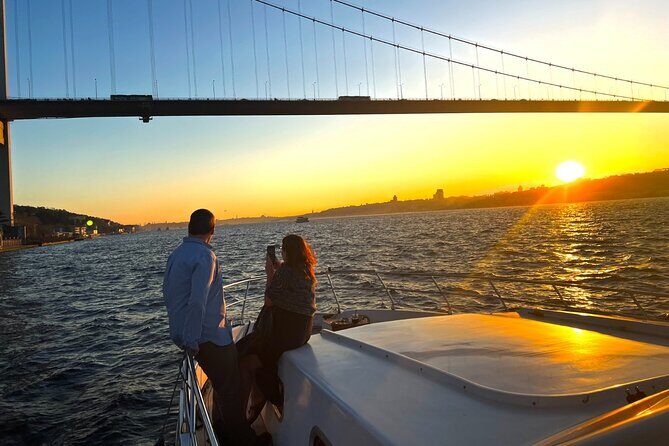Istanbul Bosphorus Sunset Yacht Cruise With Live Guide And Snacks - Beykoz and Kanlıca: Anatolian shoreline color with context