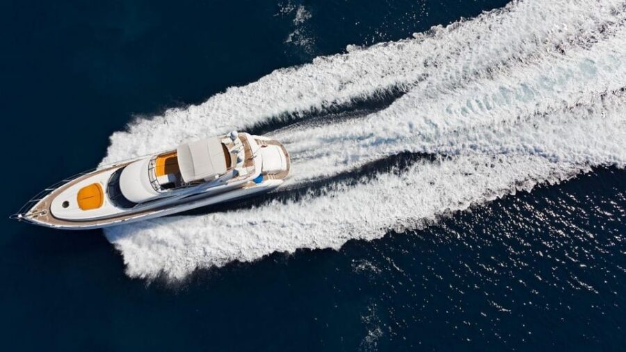 Istanbul: Bosphorus Yacht Cruise - Coffee and tea on deck: small inclusion, big effect