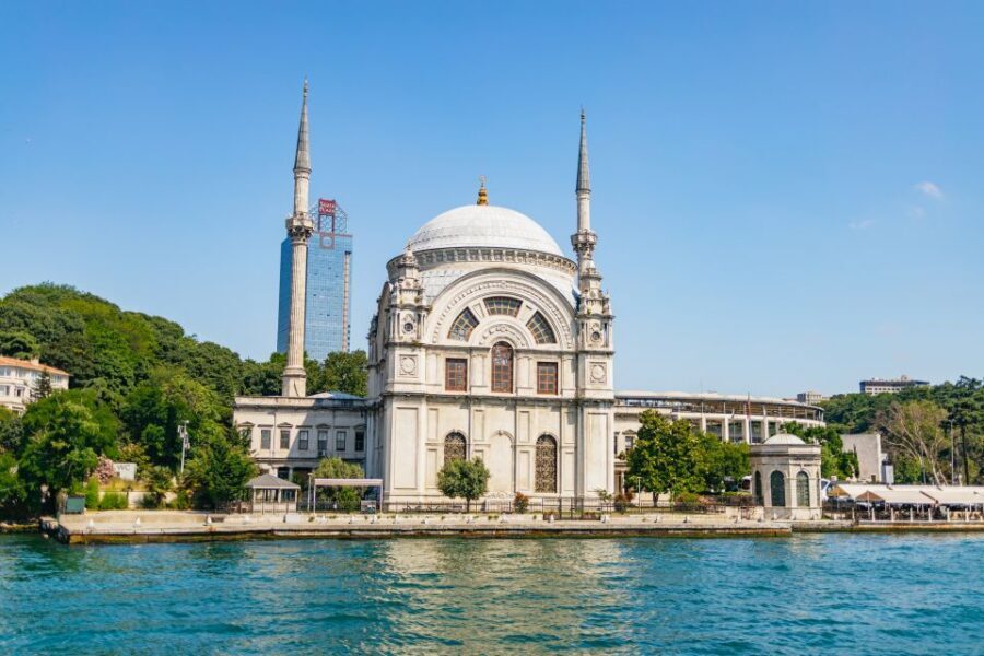 Istanbul: Bosphorus Yacht Cruise with Stopover on Asian Side - Key highlights you’ll actually feel