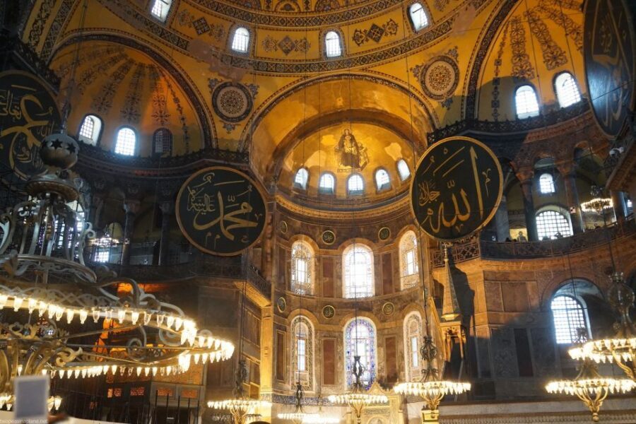 Istanbul: City Highlights Tour w/Hagia Sophia & Blue Mosque - Price and Logistics: Is $41 Good Value for a 4-Hour Day?