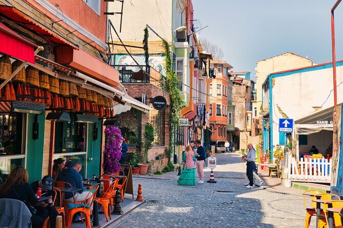 Istanbul City Walk: Colors, Culture & History Fener Balat Tour - Balat’s Jewish quarter: colorful houses with context, not just aesthetics