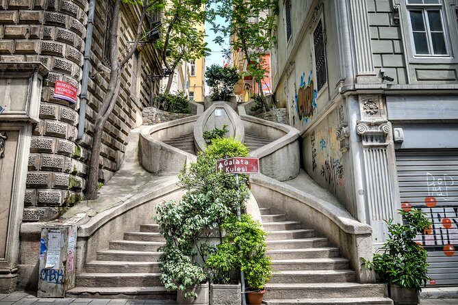 Istanbul City Walk: Galata Tower, Istiklal Street & Karaköy - Getting your bearings on Galata, Istiklal Street, and Karaköy