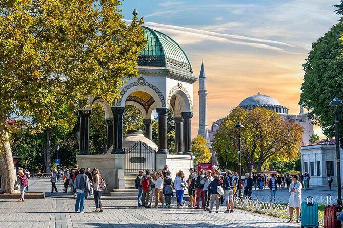 Istanbul Classics and Highlights: Full Day with Lunch - Start in the right place: Hagia Sophia at 9:00