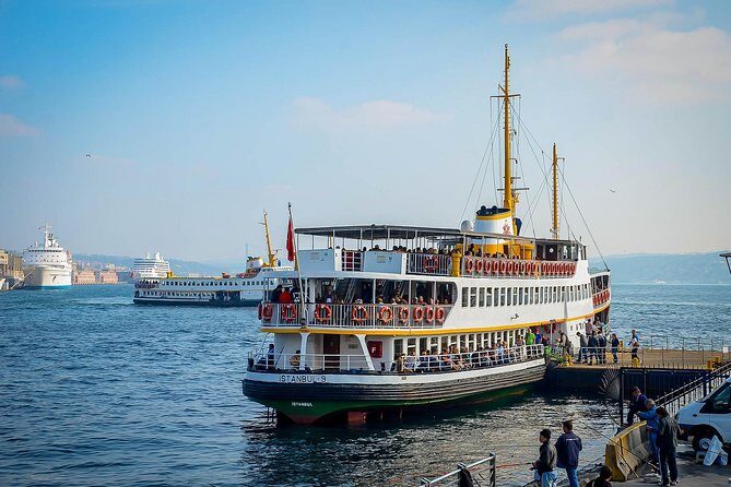Istanbul Combo: Classic City Tour and Bosphorus Cruise - Sultanahmet Stops: Hippodrome Energy and Blue Mosque Views