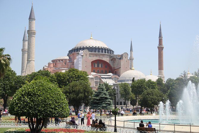Istanbul Delights: A Journey Through Flavor and History - Grand Bazaar time: where to go with 30 minutes (and not lose your mind)