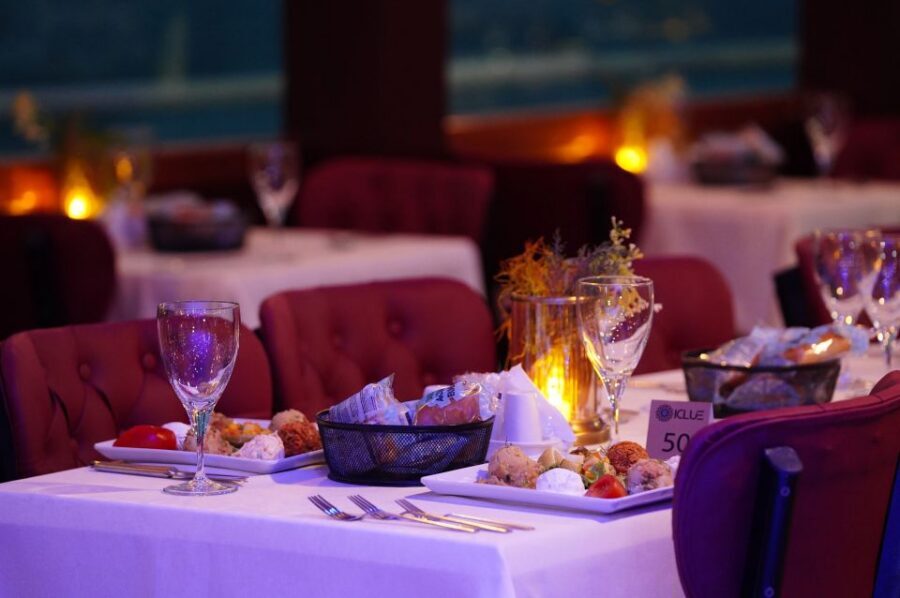 Istanbul: Dinner Cruise and Entertainment with Private Table - The Fatih Sultan Mehmed Bridge to the Anatolian Fortress: Europe-to-Asia in one glide