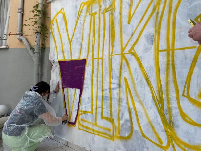Istanbul: Do Street Art with Local Artists at Home Garden - What you’ll actually be good at after