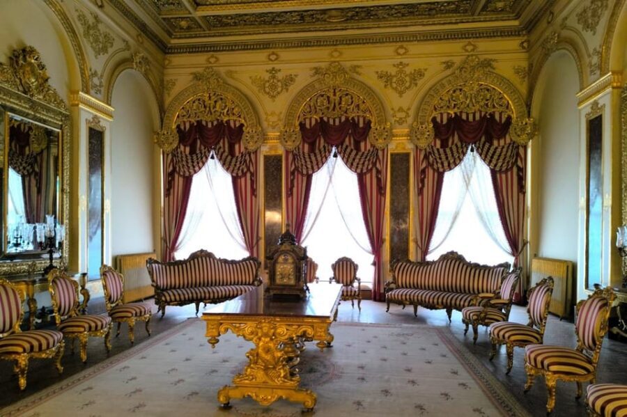 Istanbul: Dolmabahce Palace and Harem Skip-the-Line Ticket - Outdoors at Dolmabahçe: Bosphorus views and garden breaks