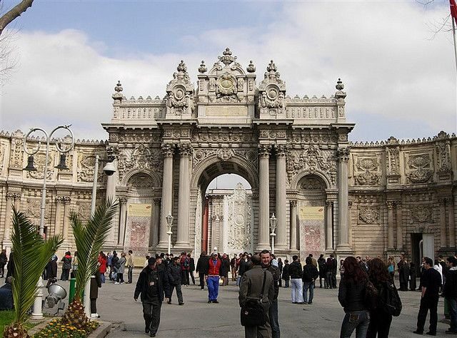 Istanbul: Dolmabahçe Palace and Uskudar Guided Tour - Who this tour suits best (and who should skip it)