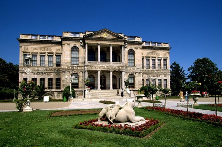 Istanbul: Dolmabahçe Palace and Uskudar Guided Tour - The Bosphorus Bridge segment: a practical stop with real context