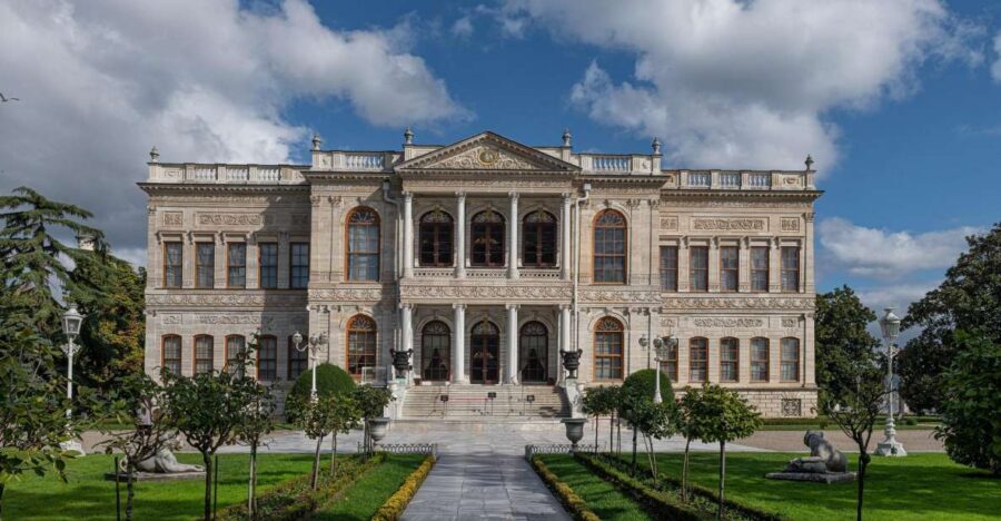 Istanbul: Dolmabahce Palace Tour and Bosphorus Yacht Cruise - Bezm-i Alem Valide Sultan Mosque: a quick architectural palate cleanser