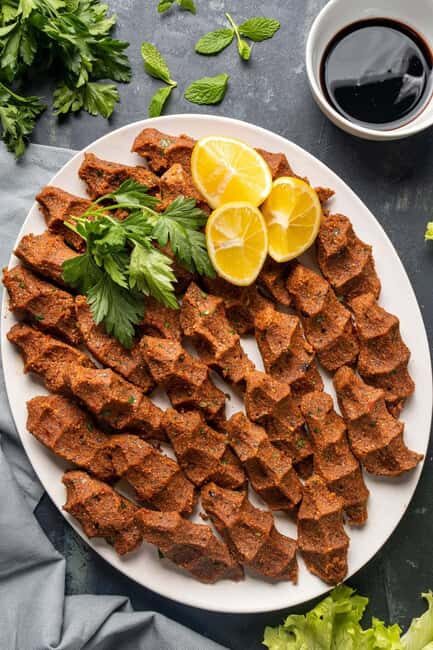 Istanbul: Eat Like a Turk with a Local Guide - Guides and Group Size: Why Up to 10 People Feels Different Here