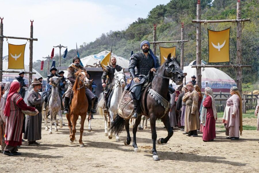 Istanbul: Ertugrul and Osman Ghazi Movie Set Tour with Lunch - Live shows at the set: the late-day payoff