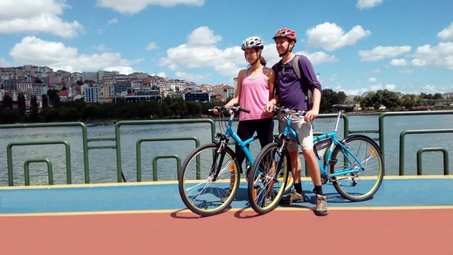 Istanbul: Eurasia Bike & Boat Half-Day Tour - Ferrying to Üsküdar: the skyline photos are the point
