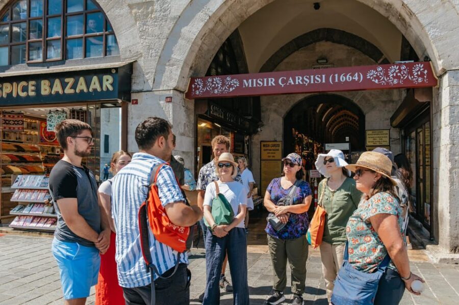 Istanbul: European and Asian Side Guided Foodie Walking Tour - What You’ll Actually Taste: Classic Turkish Hits