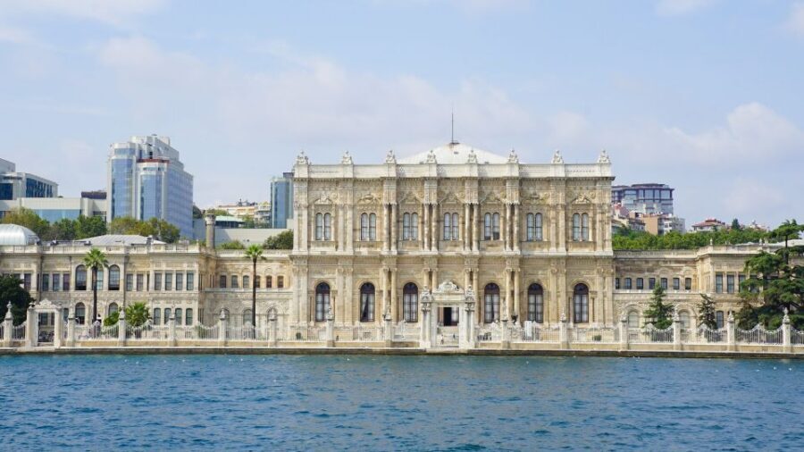 Istanbul: Explore Bosphorous on a Sunset Boat Cruise - Comfort details that make the boat ride easier