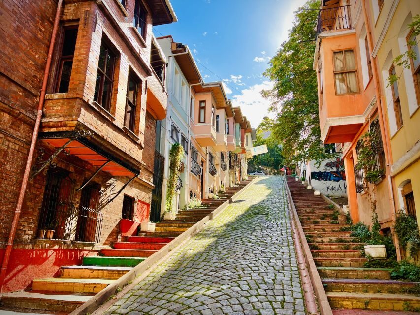 Istanbul: Fener, Balat, Old Greek and Jewish Quarter Tour - Finding the Group at the Spice Bazaar Gate (Itimat Fabrika)
