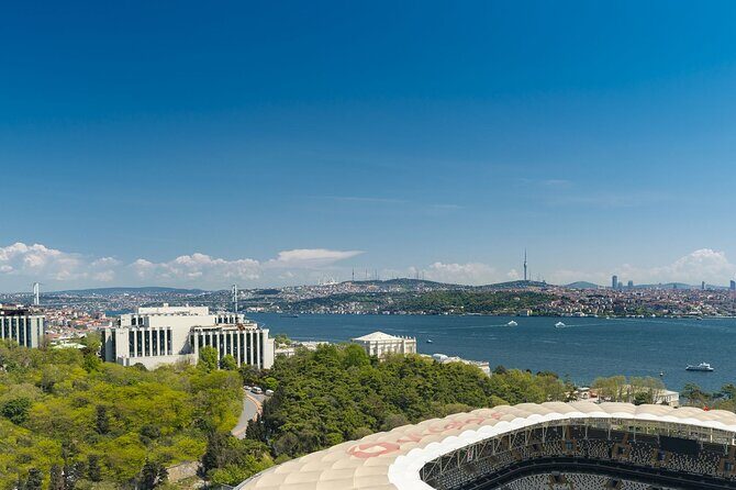 Istanbul Food Escape : Ferry to the Flavors of the Asian Side - Kuzguncuk Sahili: colorful streets and a Turkish coffee break