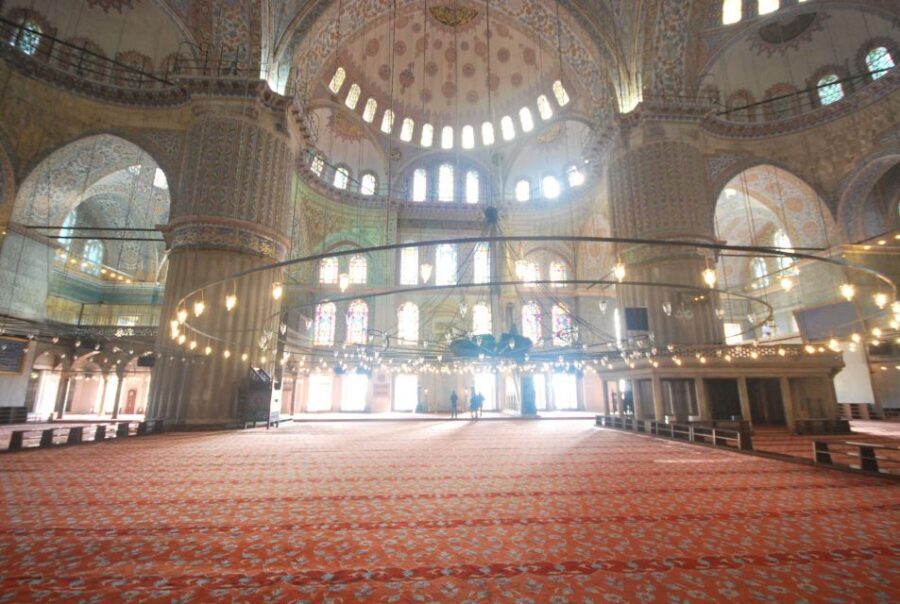 Istanbul Full Day Byzantine & Ottoman Traces Tour - Blue Mosque: Those Blue Iznik Tiles and a Perfect Face-Off