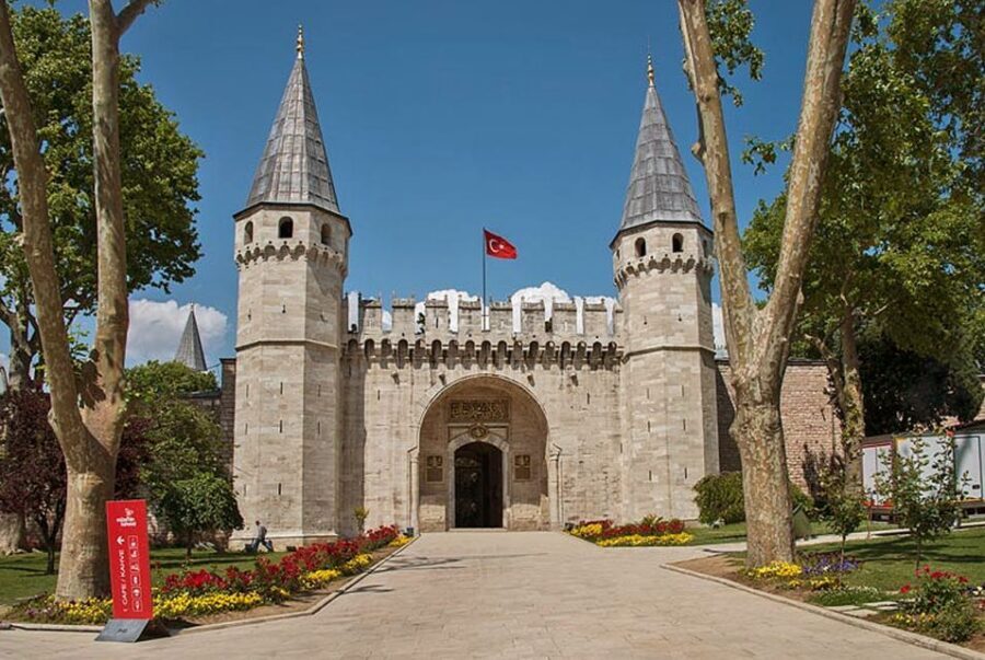 Istanbul: Full-Day Heritage Tour - Topkapi Palace: Ottoman power, harem time, and Sacred Relics