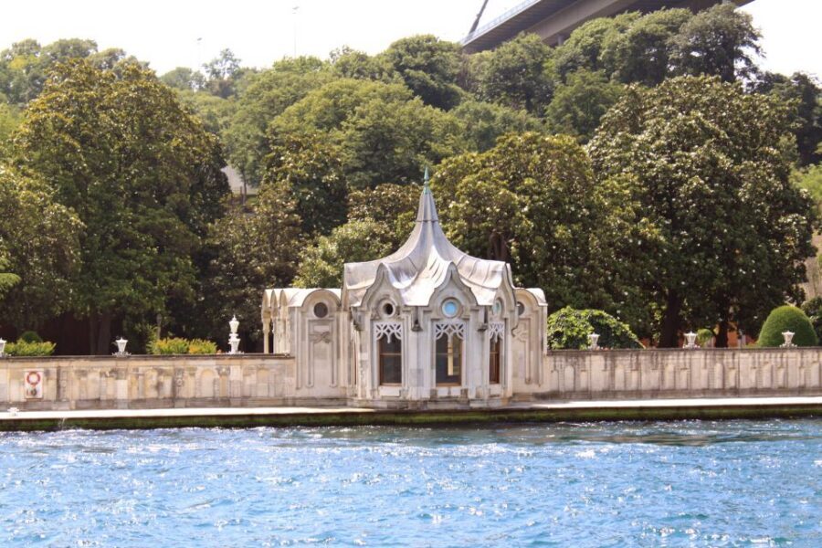 Istanbul: Full-Day Imperial & Asia Small Group Tour - Lunch in Sultanahmet: Included and Worth Not Skipping