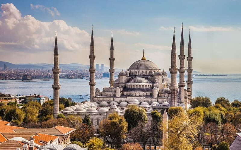 Istanbul: Full-Day Private City Highlights Guided Tour - Bosphorus cruise: the Istanbul “breathing space” between monuments and markets