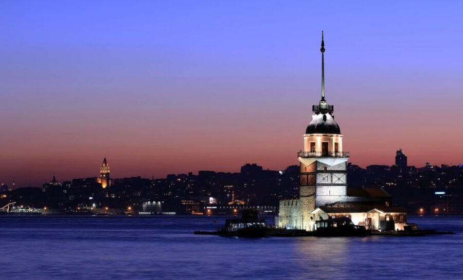 İstanbul: Full-Day Tour with Grand Bazaar - Door-to-door luxury transport and a small-group pace