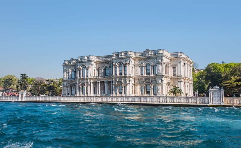 Istanbul: Guided Bosphorus Cruise & Golden Horn Bus Tour - Bosphorus cruise: Topkapı, Dolmabahçe, Hagia Sophia, and bridges in one sweep