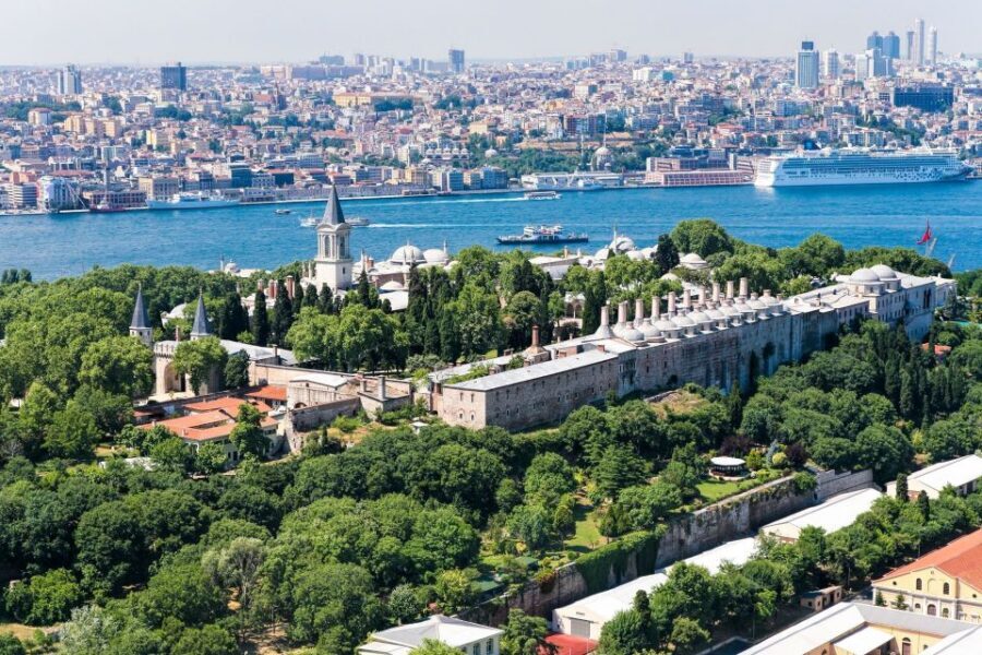 Istanbul: Guided Old City Tour and Bosphorus Sunset Cruise - Dolmabahce to Ortakoy: Reading the Bosphorus From the Route