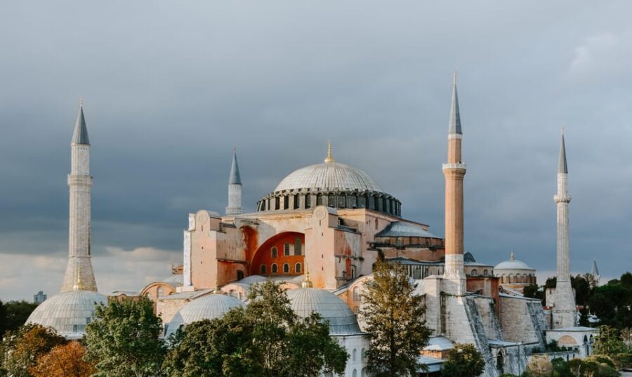 Istanbul: Hagia Sophia, Blue Mosque, & Basilica Cistern Tour - What to bring (and why it matters at these sites)
