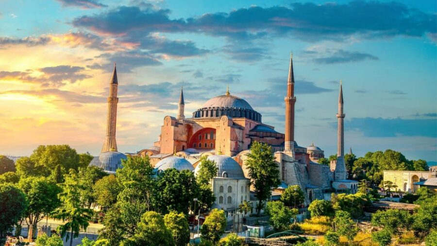 Istanbul: Hagia Sophia Guided Tour with Skip-the-Ticket-Line - Skip-the-ticket-line: the smart way to start at Hagia Sophia