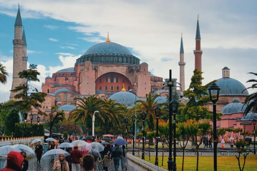 Istanbul: Hagia Sophia Skip-the-Ticket Line & Audio Guide - Submerged columns and upside-down Medusa heads: the eerie highlights