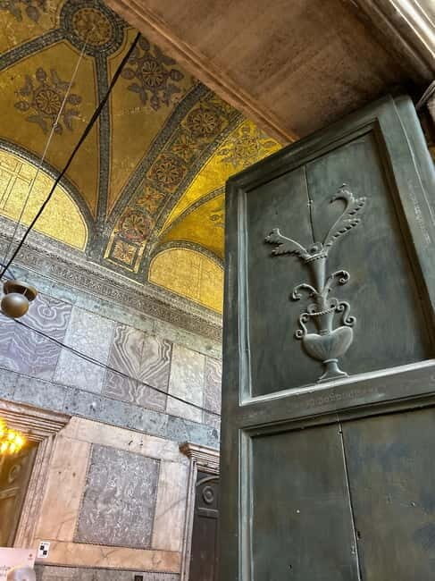 Istanbul: Hagia Sophia Ticket with Audio Guide & Blue Mosque - Dress code and the headscarf reality check