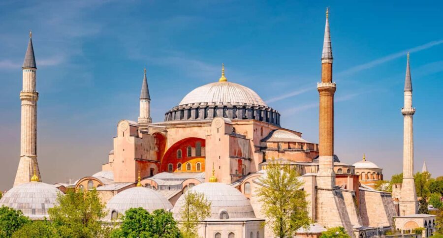 Istanbul: Hagia Sophia Tour with Skip-the-Line Entry Ticket - Entering Hagia Sophia with skip-the-ticket-line timing