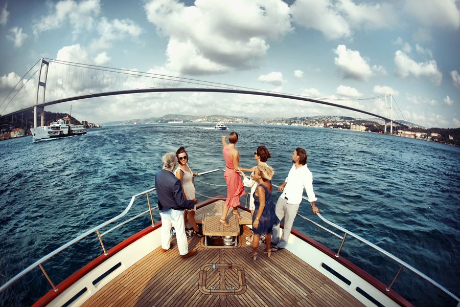 Istanbul: Half-Day Cruise and Cable Car to Pierre Loti Hill - Finishing near Sultanahmet: a classic old-city landing