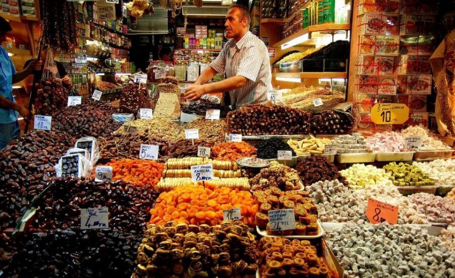Istanbul: Half-Day Highlights Guided Tour with Transfer - Starting at the German Fountain and getting your bearings fast