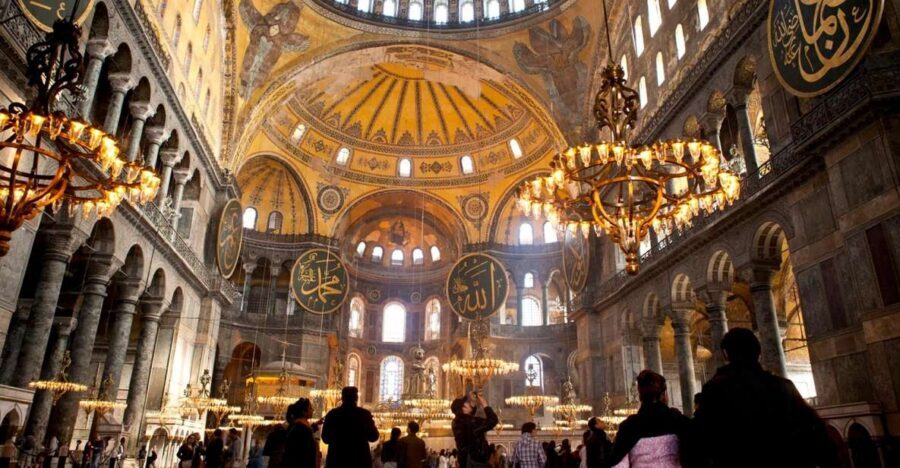 Istanbul: Half-Day Highlights Guided Tour with Transfer - Hagia Sophia mosaics: why Emperor Justinian still matters