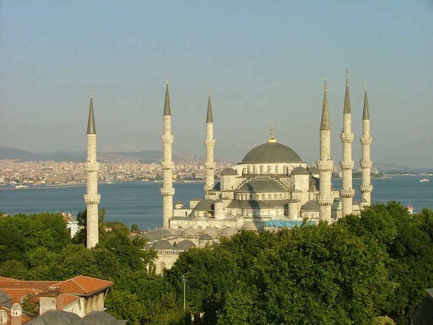 Istanbul: Half-Day Morning Hagia Sophia & Blue Mosque Tour - Sultanahmet Square, the Hippodrome, and the German Fountain stop