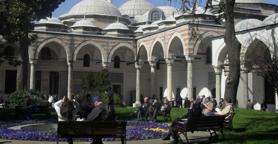 Istanbul: Half-Day Tour with Topkapi Palace - Hagia Sophia: Justinian’s basilica and the minarets that changed everything