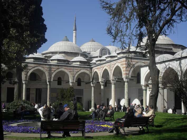 Istanbul: Half-Day Tour with Topkapi Palace - Blue Mosque: the Iznik tiles and the skyline match-up