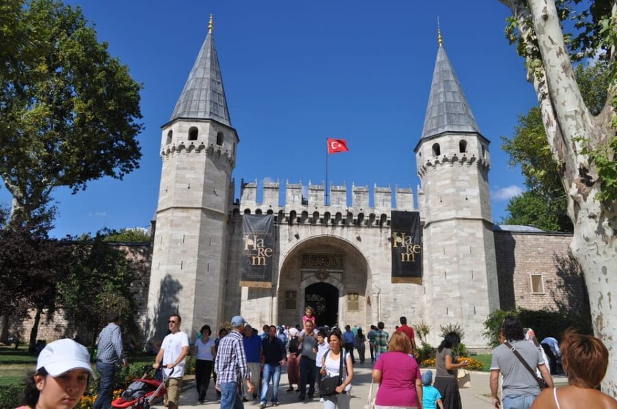Istanbul: Half-Day Tour with Topkapi Palace - Hotel, port, or airport pickup that keeps your schedule intact