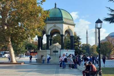 Istanbul Highlights! Blue Mosque, Hagia Sophia, Topkapı and More! - German Fountain and Hippodrome Square: the “before Blue Mosque” setup
