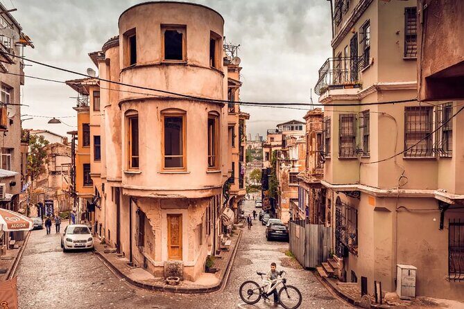 Istanbul in Colors: Balat Tour - Guide names you might meet, and why that affects the experience
