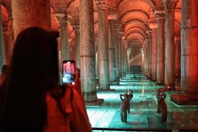 Istanbul Instagram Tour: Famous Spots (Private & All-Inclusive) - Stop 6: Grand Bazaar in One Hour (61 Covered Streets)