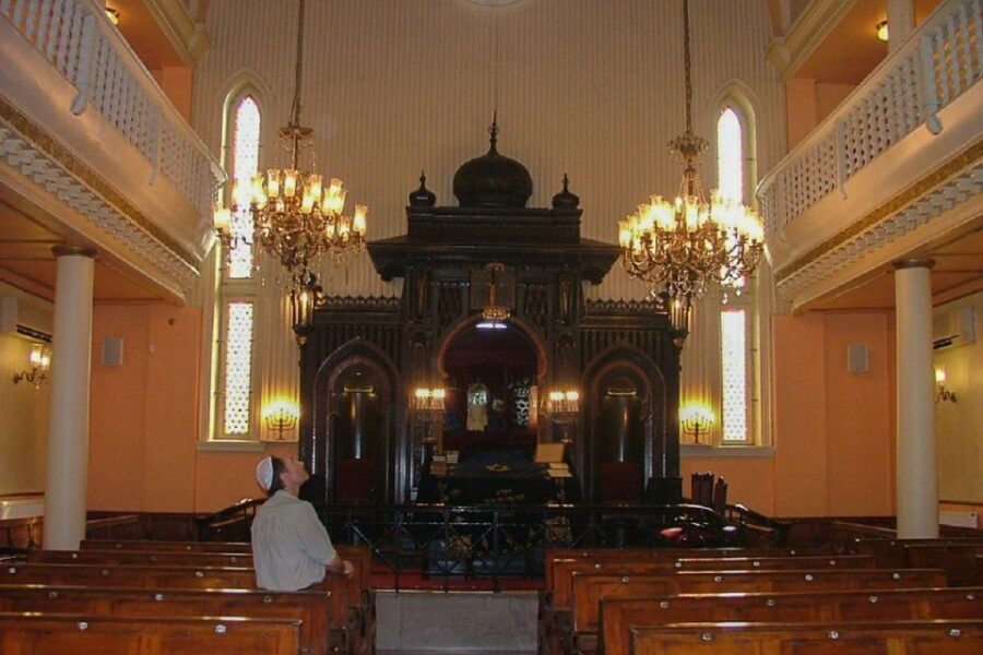 Istanbul: Jewish District 3-Hour Walking Tour - Starting at Galatasaray High School: Istiklal Street energy and Beyoğlu side streets