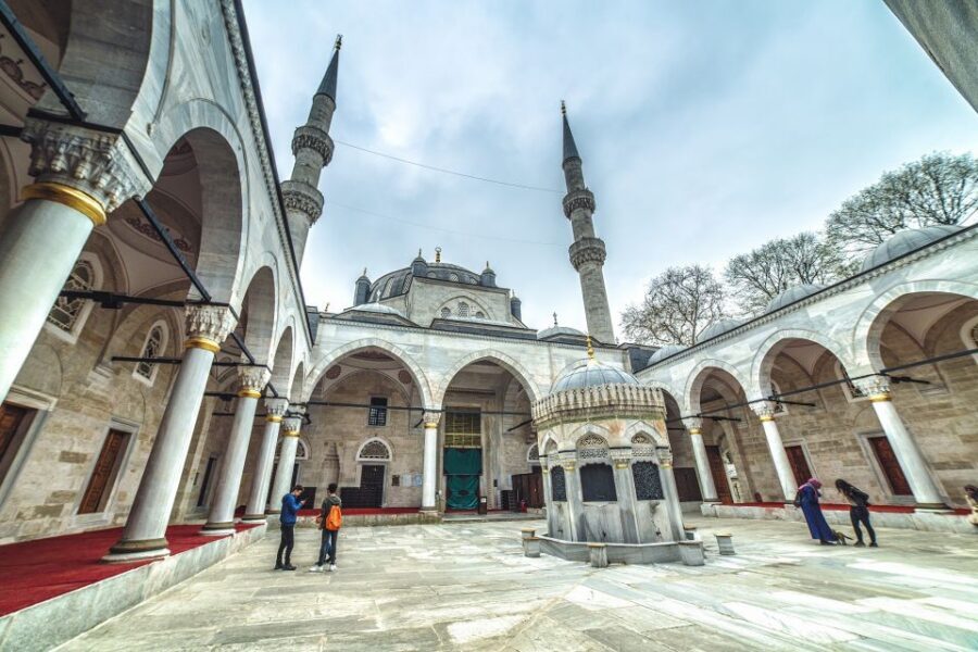 Istanbul: Maiden Tower visit, Istanbul Europe & Asian Tour - Europe-to-Asia in 4 Hours (And Why It Works)