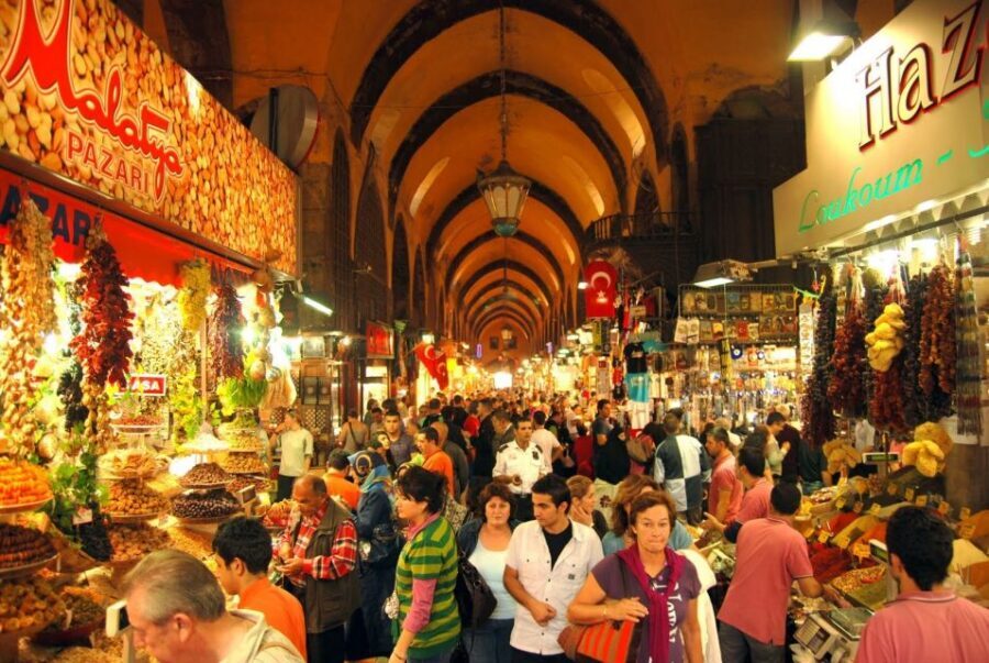 Istanbul: Morning Bosphorus Boat Tour with Spice Bazaar - Key things to know before you go