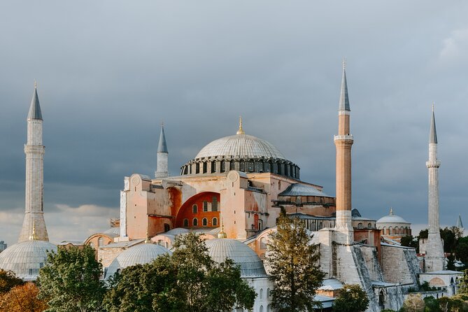 Istanbul Mosques Walking Tour: Hagia Sophia and Blue Mosque - What to wear: modesty rules that affect comfort